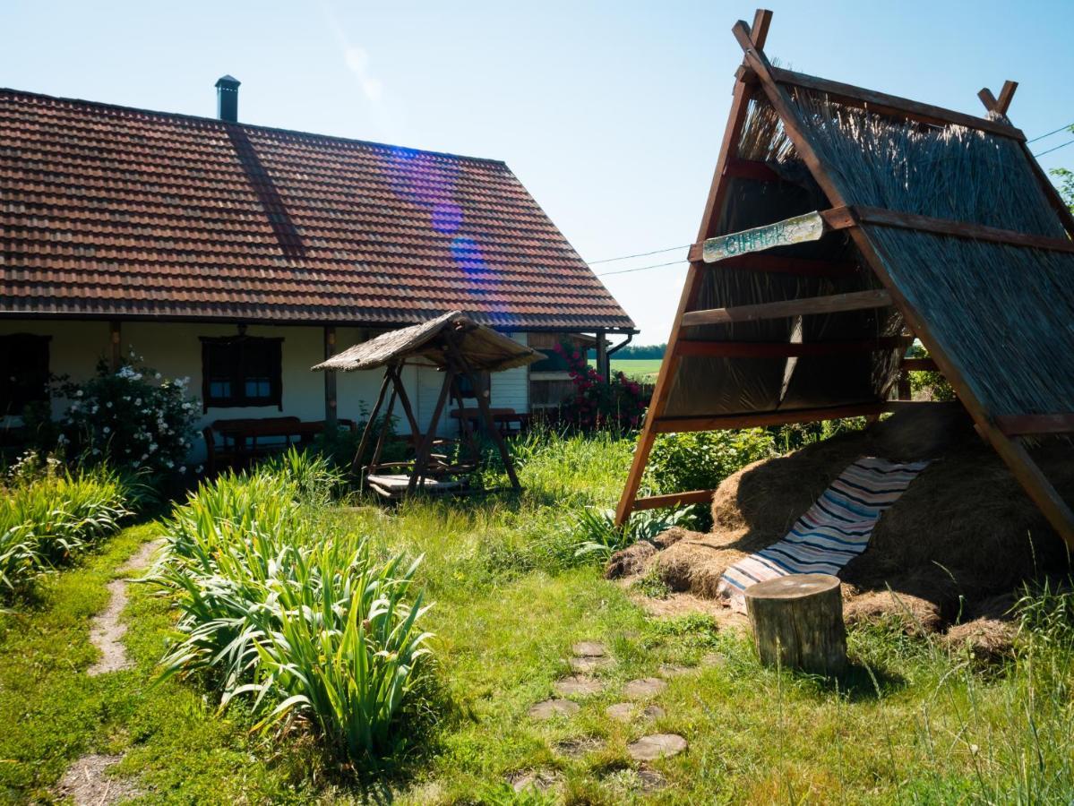 Vesela Sadyba Veselivka Bagian luar foto